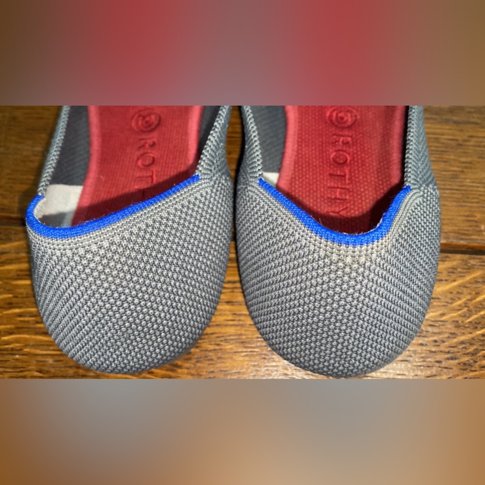 Size 11!  Rothy’s Grey & Cranberry Shoes w/Blue End. Excellent Used Condition - Picture 5 of 15